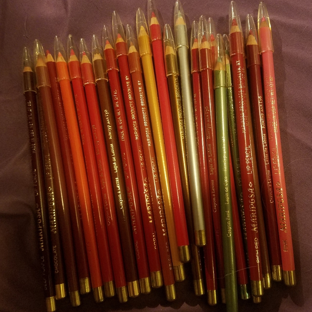 20+eye/lip liner bundle💄